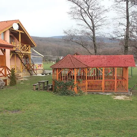 Penzion Apartmany u Janka Vinné Jazero *