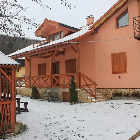 Maison d'hôtes Apartmany u Janka Vinné Jazero
